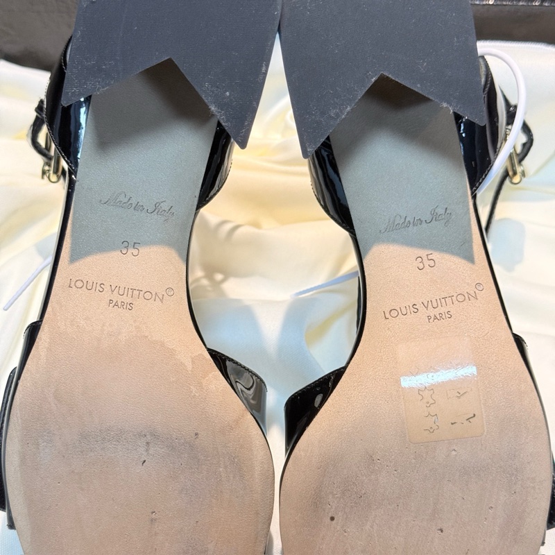 LV/路易威登 黑金徽標綁帶涼鞋 35碼-5