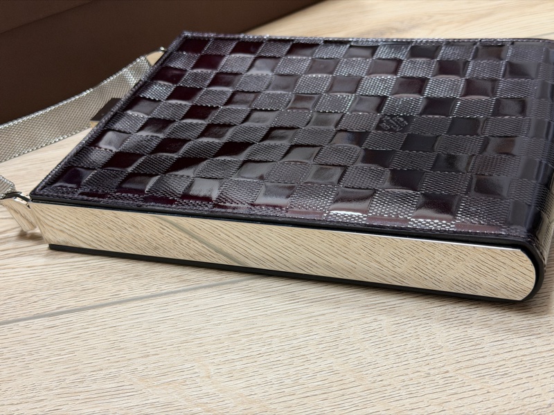 LV 2000年秋冬限量款漆皮棋盤格鏈條盒子手提包-15