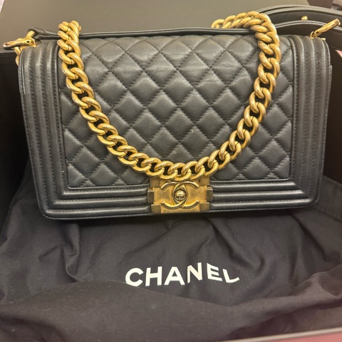 Chanel Boy 25 Bag黑色大型菱格紋包（金扣）