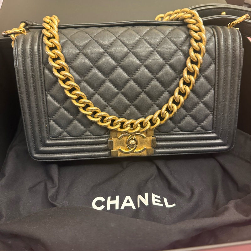 Chanel Boy 25 Bag黑色大型菱格紋包（金扣）-0
