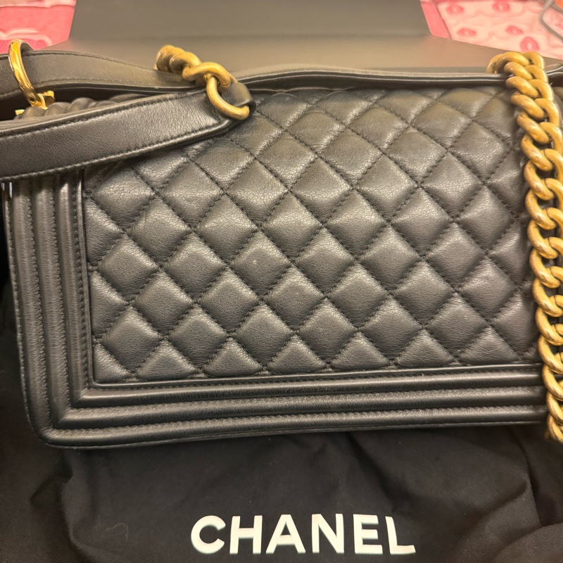Chanel Boy 25 Bag黑色大型菱格紋包（金扣）-6