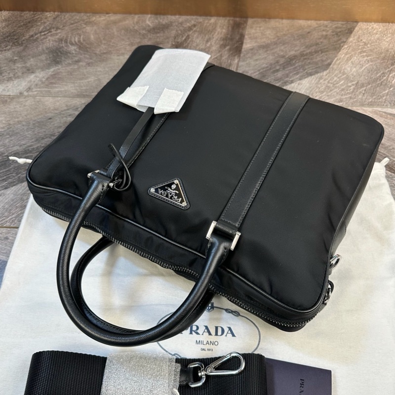 Prada 普拉达 经典款三角标 降落伞面料拼皮 公文包 手提单肩斜挎包 内有隔层 上身大气 超轻百搭 商务人士必备 黑色-5