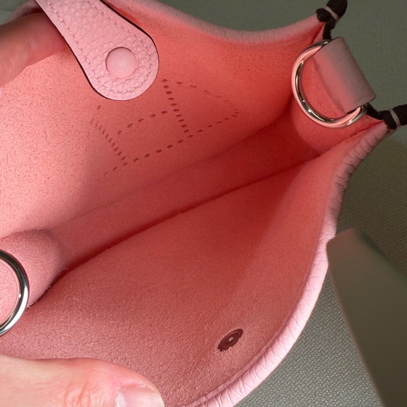 （全新K刻💕）Hermes 愛馬仕 mini Evelyne 16  新櫻花粉 粉色 牛皮  肩背包-4