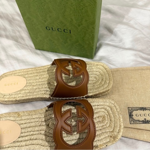 Gucci渡假風草編拖鞋