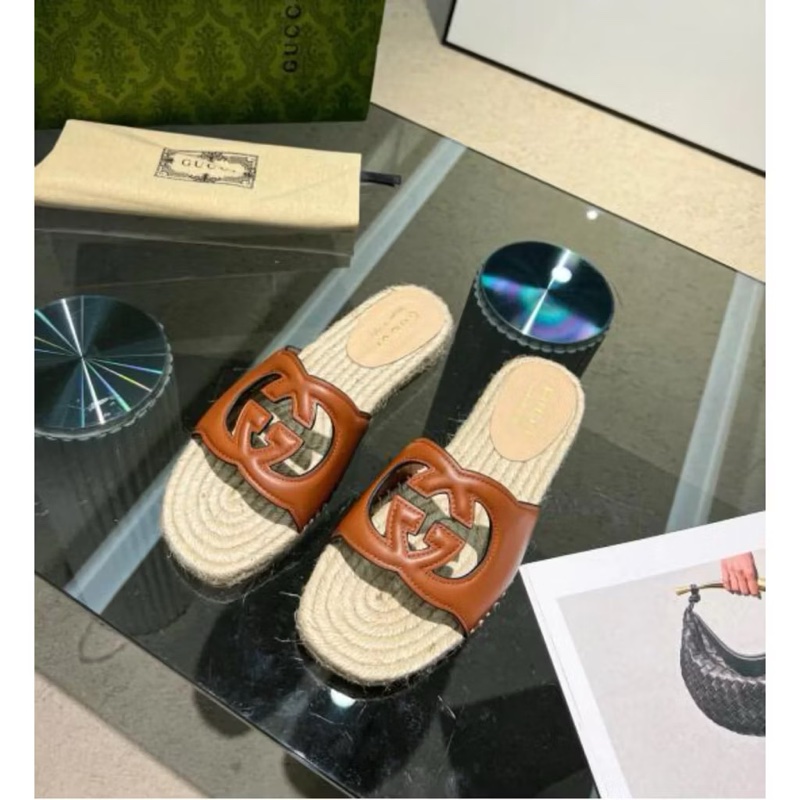 Gucci渡假風草編拖鞋-4