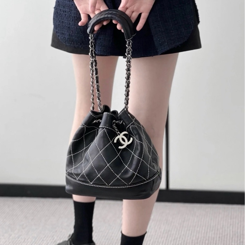 ✨Chanel 黑色外縫線水桶包 舒適軟牛皮 稀有難求🖤-1