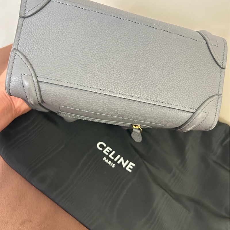 Celine 小牛皮袖珍型 LUGGAGE手袋（Nano )9成新-9