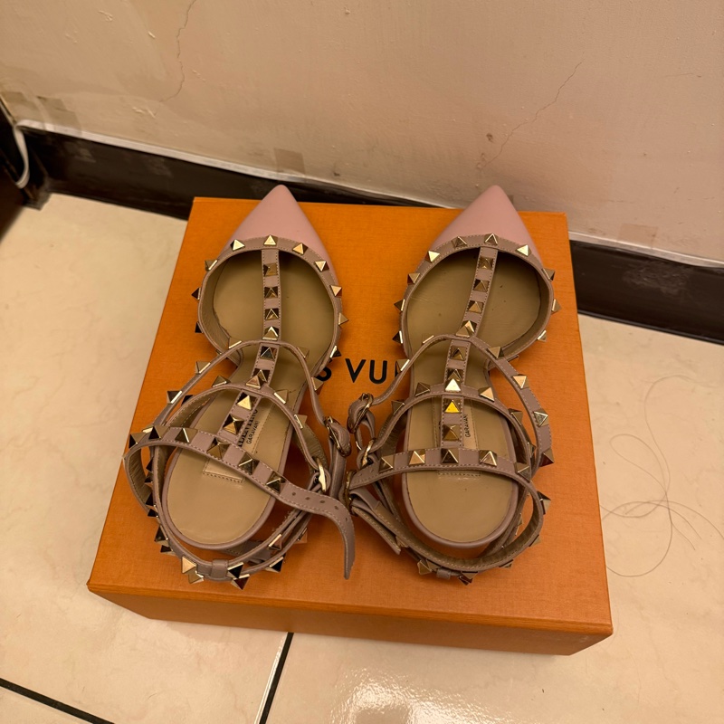 Valentino Rockstud 經典鉚釘高跟鞋 (裸粉色)-1