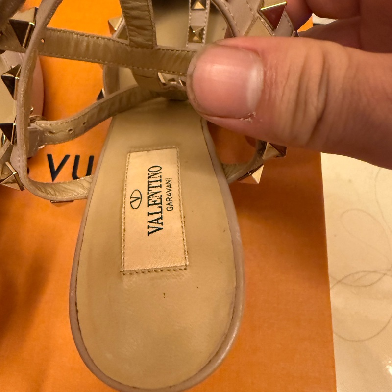 Valentino Rockstud 經典鉚釘高跟鞋 (裸粉色)-2