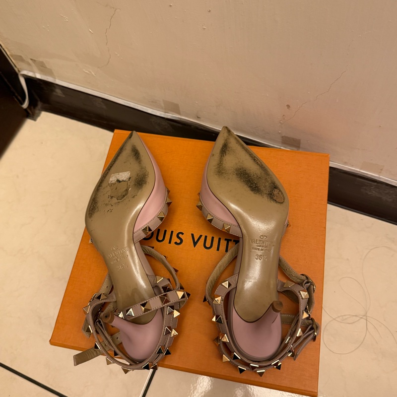 Valentino Rockstud 經典鉚釘高跟鞋 (裸粉色)-3