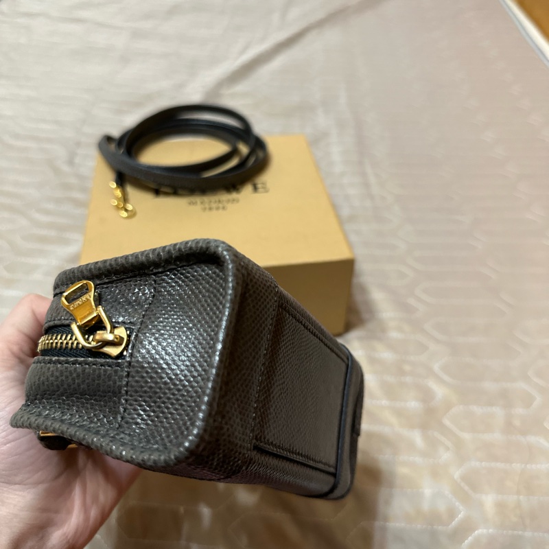 Loewe水蛇皮 超迷你包 小廢包-11