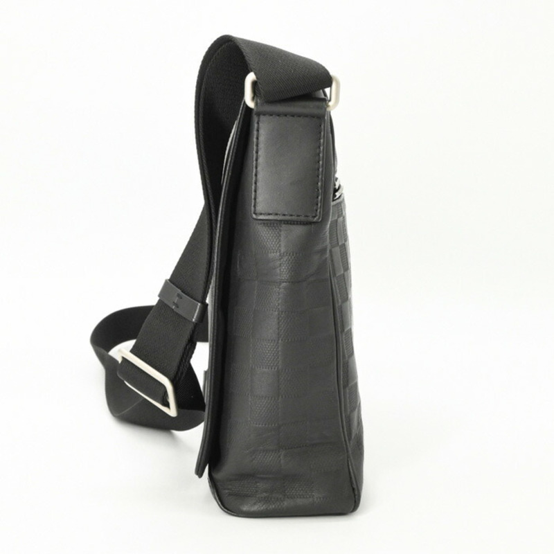 路易威登 Damier Infini District 中型單肩包，黑色 N41038-3