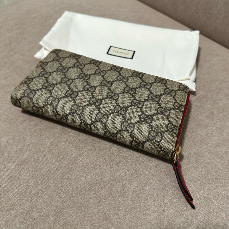 GUCCI 💫 愛心 防刮皮 LOGO 長夾-1