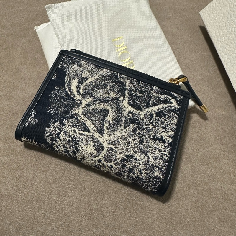 DIOR 💫 刺繡 對折 短夾-1