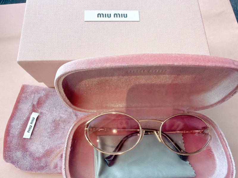 二手精品自賣❤️Miu Miu粉色鏡片*金框logo太陽眼鏡🕶️.金屬細框墨鏡.近新全配-1