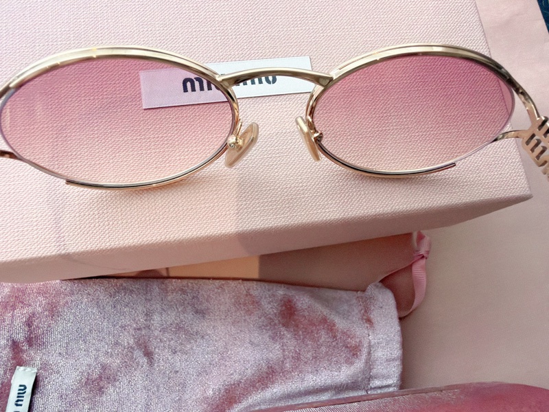 二手精品自賣❤️Miu Miu粉色鏡片*金框logo太陽眼鏡🕶️.金屬細框墨鏡.近新全配-8