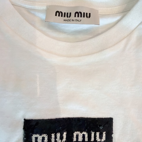 二手精品自賣❤️Miu Miu經典款亮片字母logo白色短T.短袖T恤上衣.近新.XS號