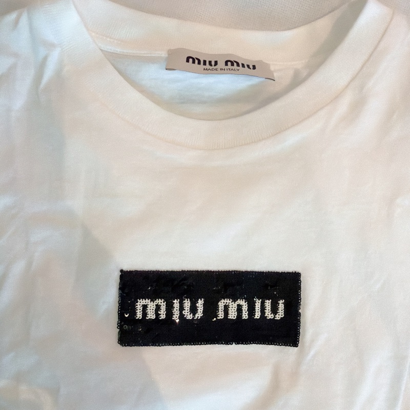 二手精品自賣❤️Miu Miu經典款亮片字母logo白色短T.短袖T恤上衣.近新.XS號-1