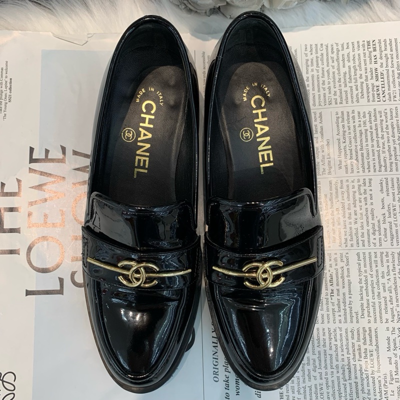 香奈兒Chanel 黑金漆面樂福鞋 36碼-1