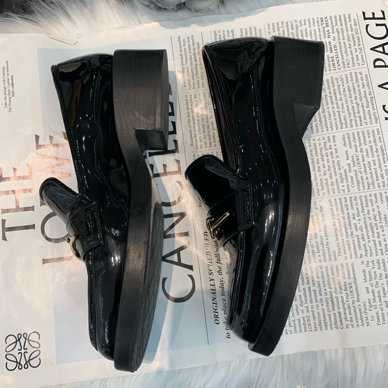 香奈兒Chanel 黑金漆面樂福鞋 36碼-2