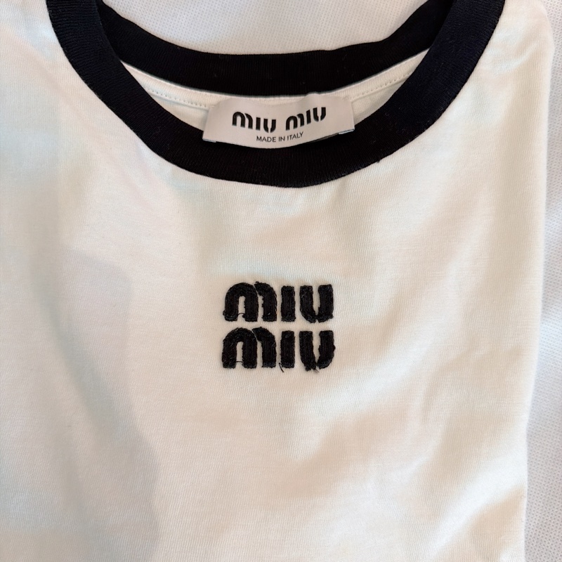 二手精品自賣❤️Miu Miu經典款拼布刺繡字母logo黑白撞色短T.短袖T恤上衣.近新.XS號-2