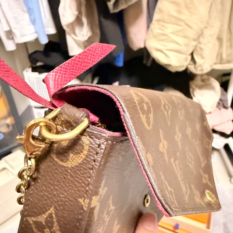 LV Félicie Pochette WOC-22
