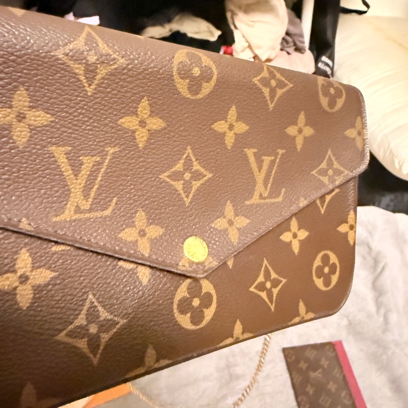 LV Félicie Pochette WOC-25
