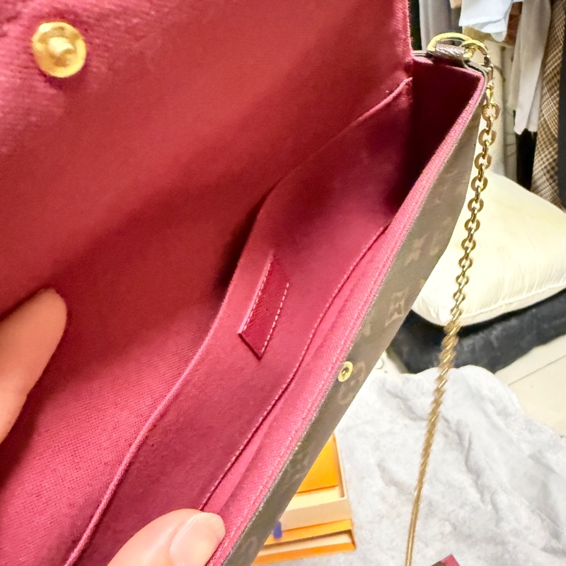 LV Félicie Pochette WOC-26