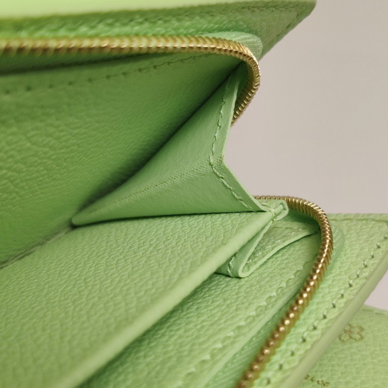 Louis Vuitton (LV) x村上隆聯名款牛皮白三彩皮夾晶片款-8