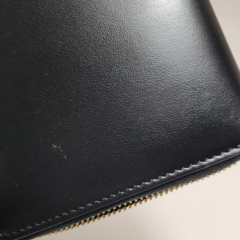 Gucci 牛皮純色字母logo拉鍊錢包-10