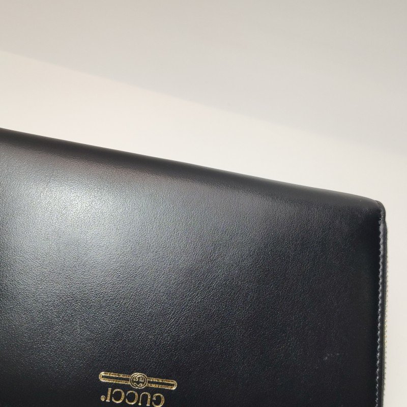 Gucci 牛皮純色字母logo拉鍊錢包-12