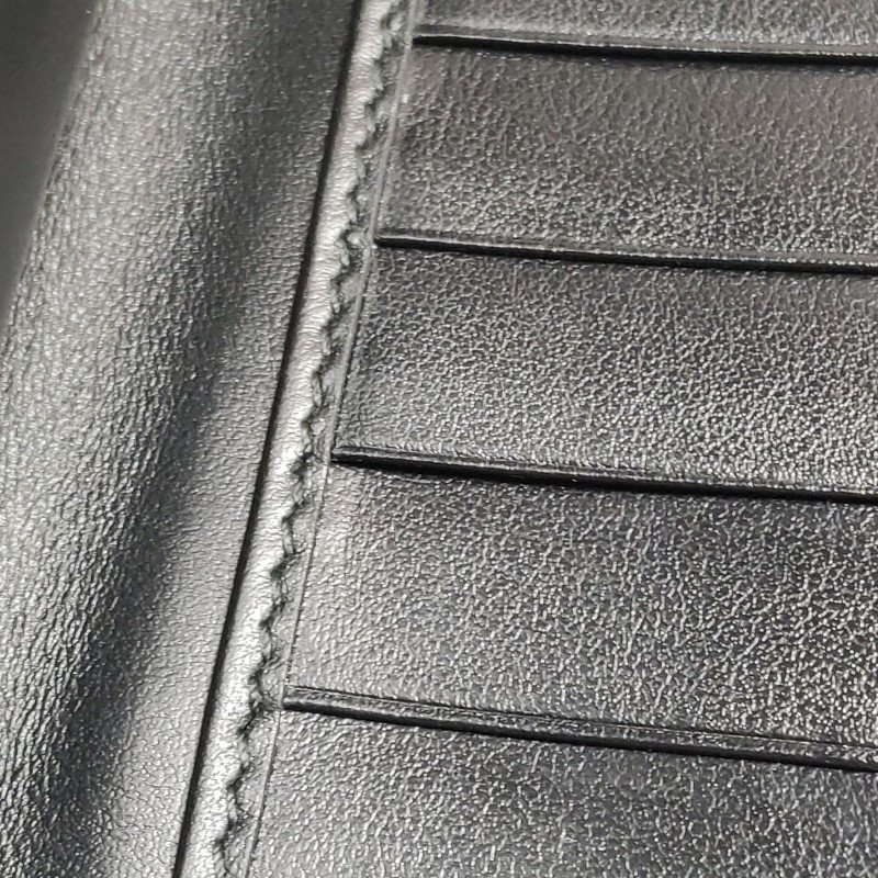 Gucci 牛皮純色字母logo拉鍊錢包-14