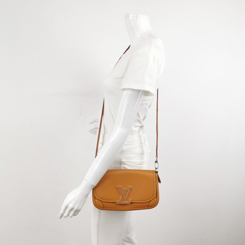Louis Vuitton (LV) Buci牛皮純色字母logo法棍包斜背包單肩包-1