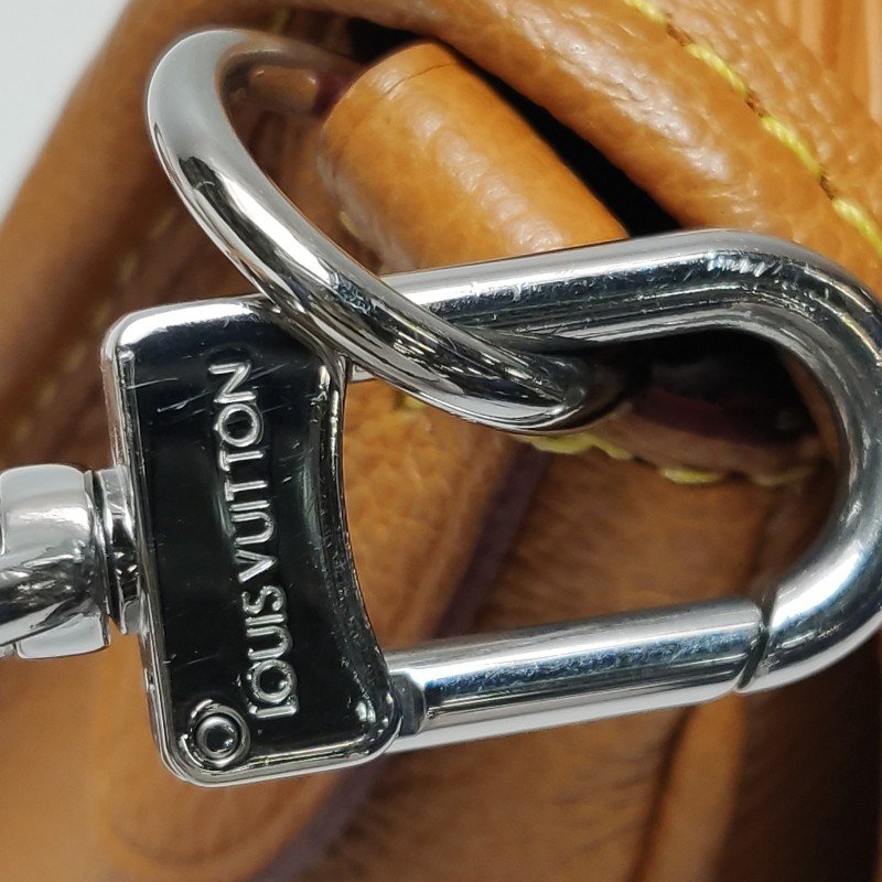 Louis Vuitton (LV) Buci牛皮純色字母logo法棍包斜背包單肩包-11