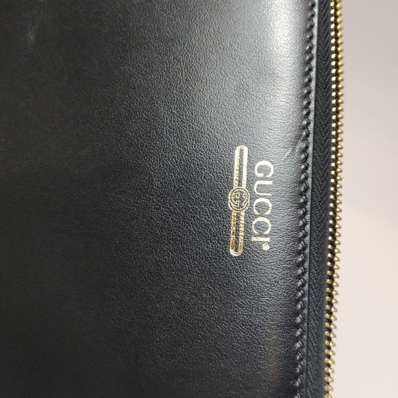 Gucci 牛皮純色字母logo拉鍊錢包-12
