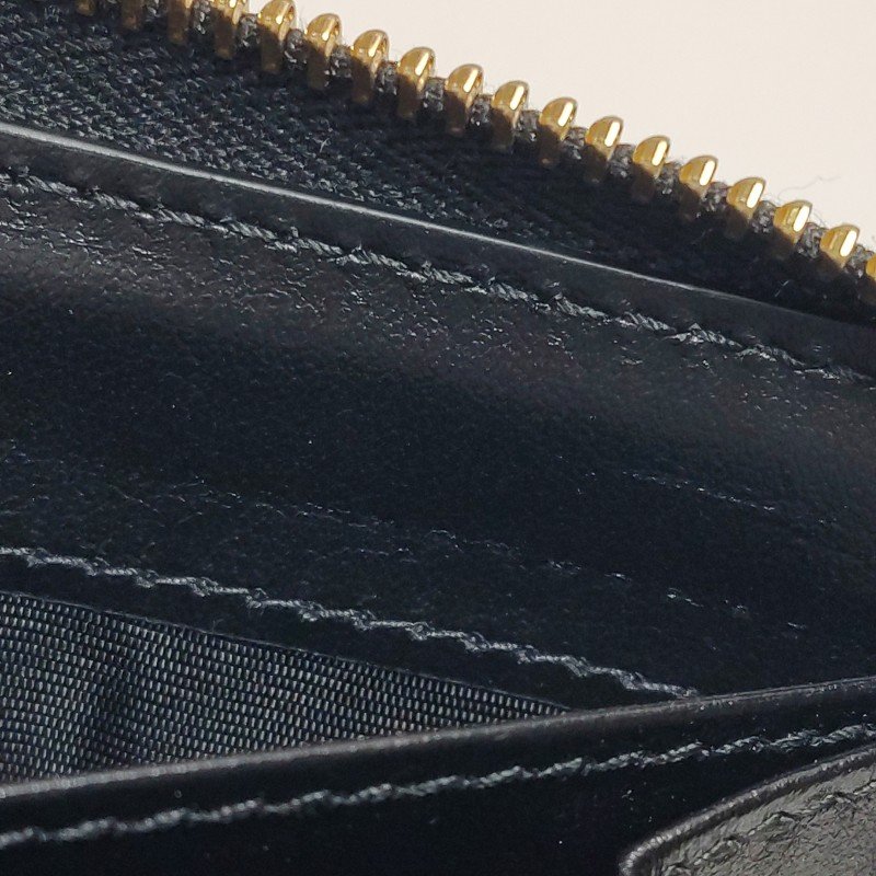 Gucci 牛皮純色字母logo拉鍊錢包-15