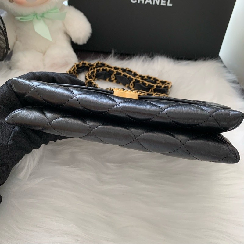 Chanel香奈兒23新款19hobo黑金系列 菱格口蓋鏈條包-5