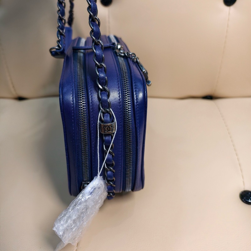chanel 藍色 斜紋拼菱格 雙開拉鍊 相機包 20開 尺寸：19*12*8.5-3