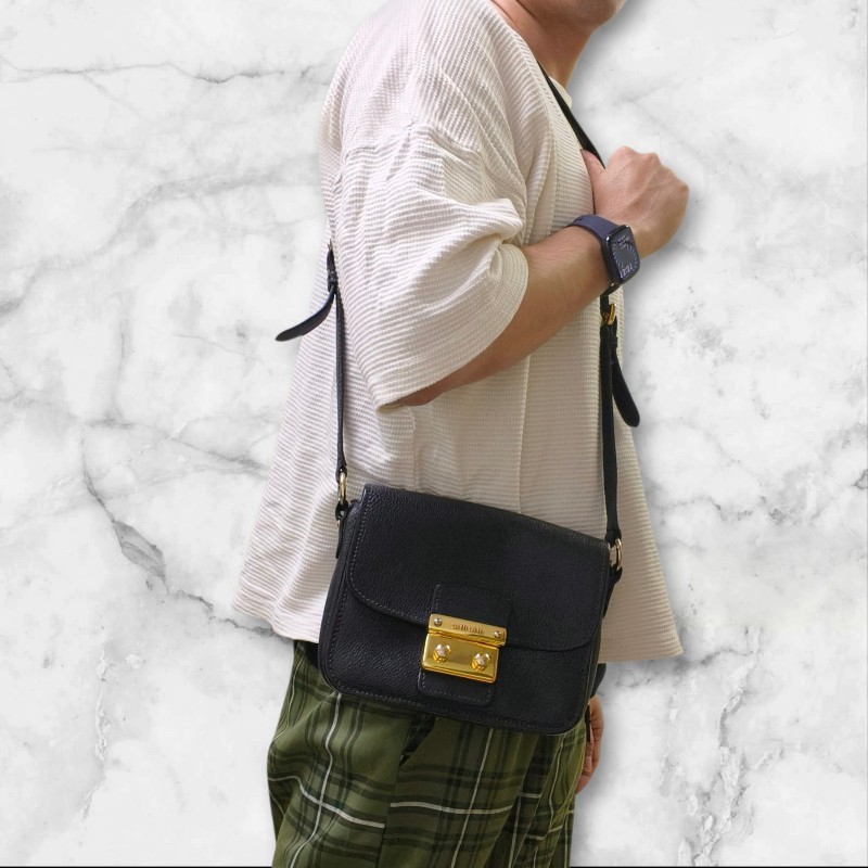 ㊣✨Miu Miu✨繆謬  黑色 黑金 金屬 翻蓋 豆腐包 風琴包 肩背包 斜背包/二手包/二手精品/保證正品🌳二手樹屋🌳-51