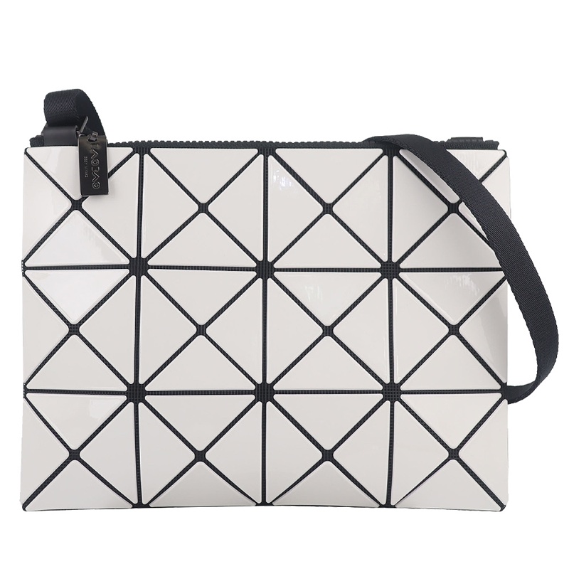 ISSEY MIYAKE  BAOBAO 幾何方格3X4肩斜背扁包(白x灰）-0