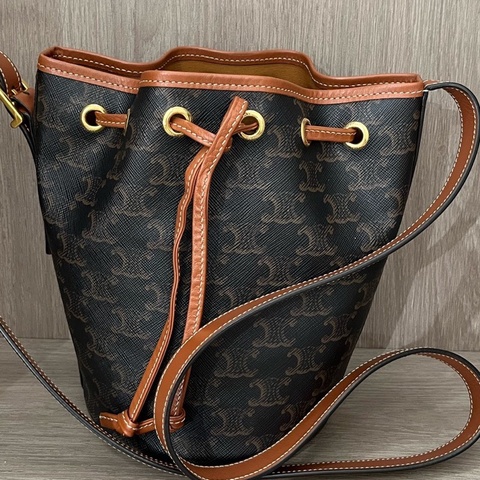 CELINE 賽琳棕色凱旋門水桶包單肩斜挎包 底15.5