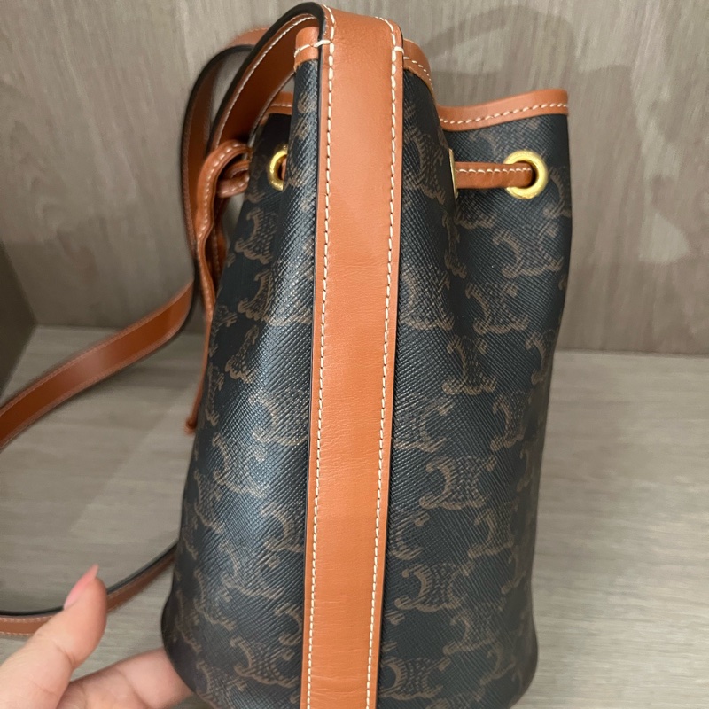 CELINE 賽琳棕色凱旋門水桶包單肩斜挎包 底15.5-3