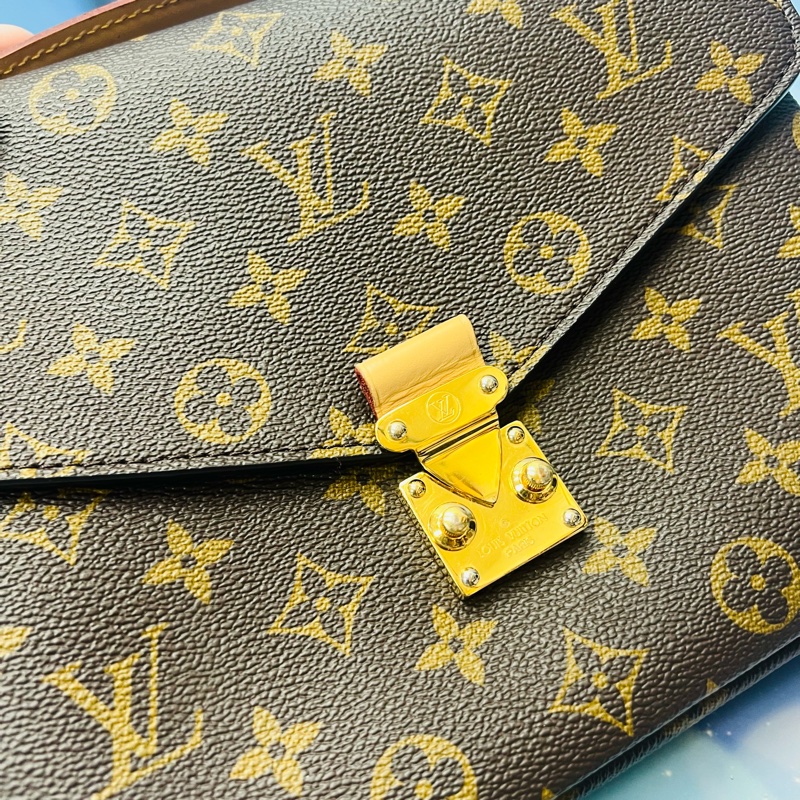 lv老花郵差包-3