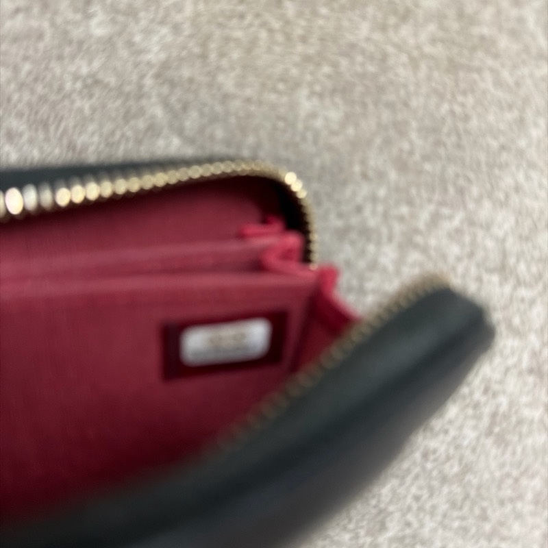 黑金配色的 Chanel 19菱格紋拉鏈零錢包-2