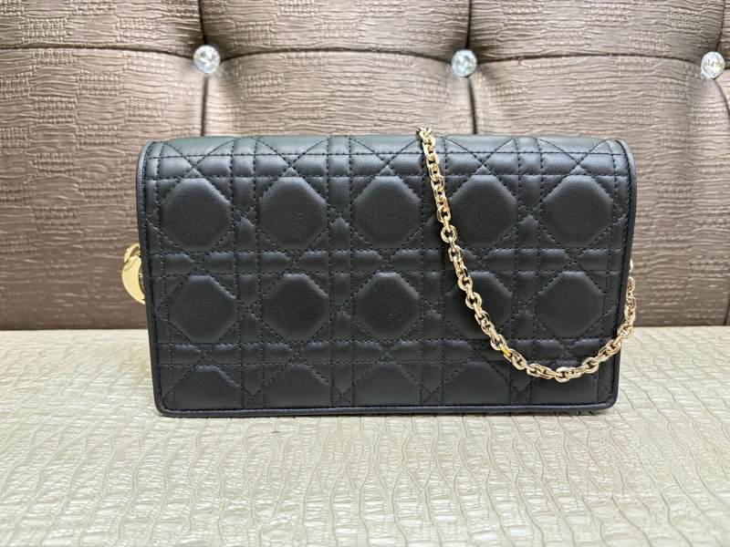 Dior 黑羊皮金釦籐格紋Lady Dior Pouch斜背鏈包-0