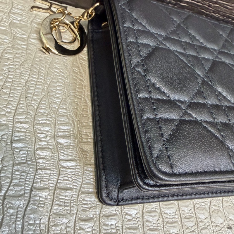 Dior 黑羊皮金釦籐格紋Lady Dior Pouch斜背鏈包-4