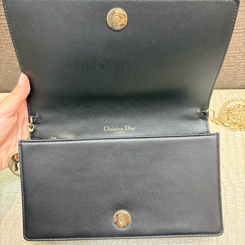 Dior 黑羊皮金釦籐格紋Lady Dior Pouch斜背鏈包-6