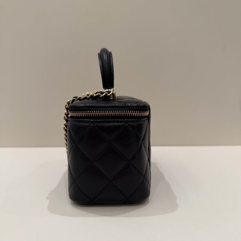 芯片款 香奈兒/Chanel 黑金羊皮手柄盒子包-3
