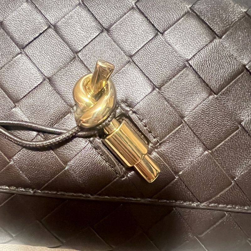 Bottega Veneta Andiamo Leather Clutch Bag-3