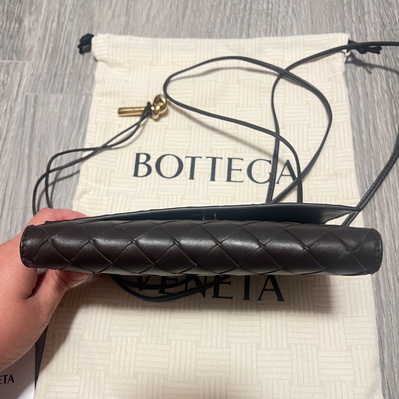 Bottega Veneta Andiamo Leather Clutch Bag-6